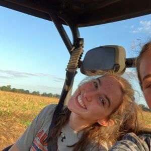 Meet your Posher, Mia